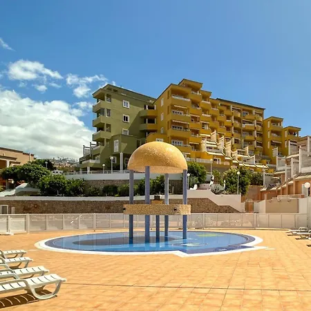 1 Bedroom With Terrace, Pools & Walking Distance To Apartamento *
