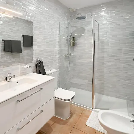 1 Bedroom With Terrace, Pools & Walking Distance To Apartment *