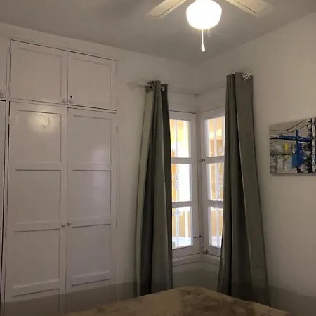 Apartamento 1 Bedroom With Terrace, Pools & Walking Distance To *